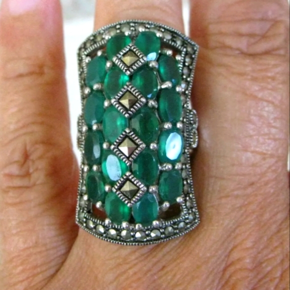 Jewelry - 2 HOUR SALE!!! Sterling Silver Emerald Marcasite HUGE STATEMENT COCKTAIL RING 7